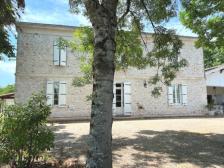 Belle maison de campagne à vendre située à 8 km de Casteljaloux